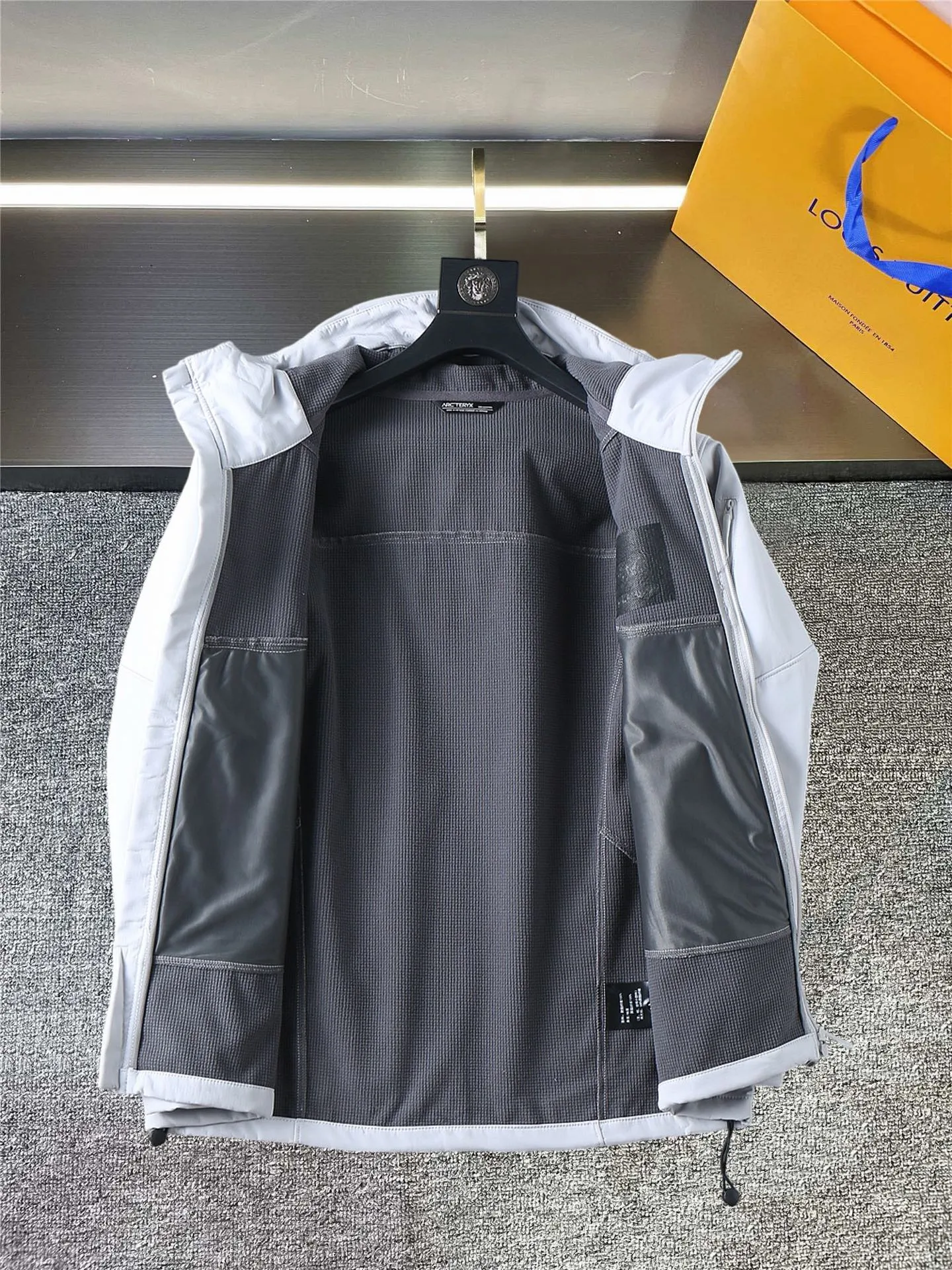 Same Style， ， 2026 New Arrival ，Original Premium Breathable ， ， ， Quality。 ， Sizes：M～3XL